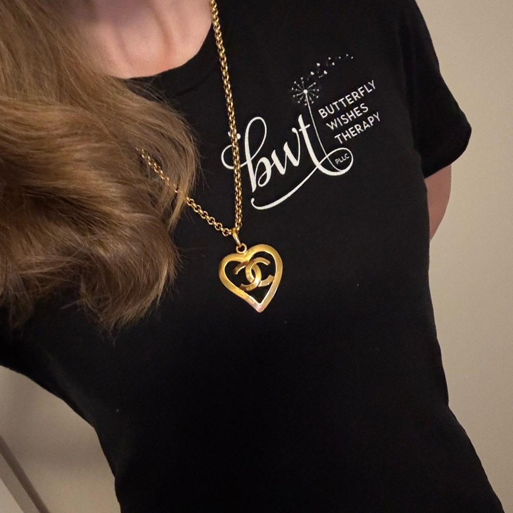 Vintage Chanel Gold  CC Heart Pendant Necklace Rolo Chain (France) 1995